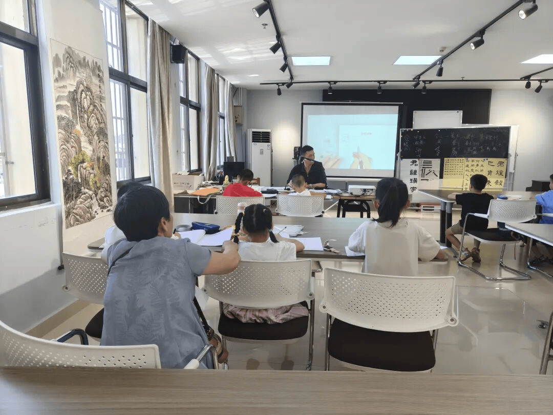 课程、香薰手作、桌游派对 承包你的闲暇欢乐→不朽情缘手机网站